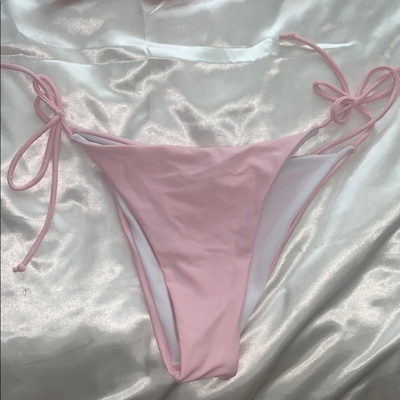 bikini - Picture 3 of 3